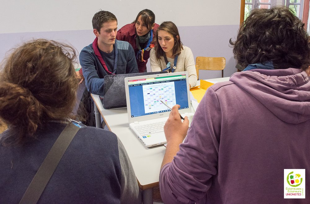 #AREGI2016 <a href="/EEUdF/">Éclaireuses et Éclaireurs Unionistes de France</a>PhareOuest #interconvictionnel #démocratie #bienmanger @EEUdF lien photos: flic.kr/s/aHskDPTrnG