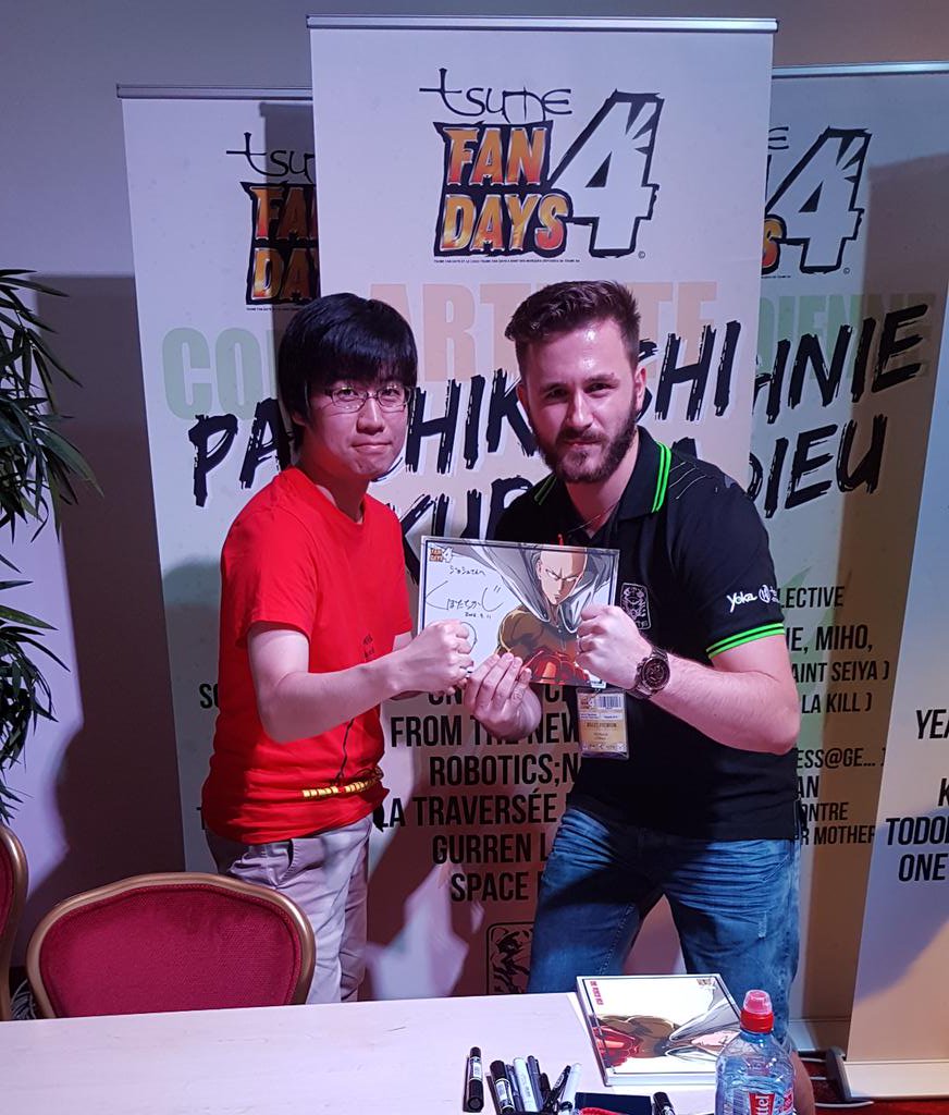 JoshLotaku's tweet photo. Moi avec Kubota-sensei ! Un moment magique ! #onepunchman #TFD4
Ps: oui j'ai une gueule de fatigué... mdr https://t.co/HTSAdj7aZx