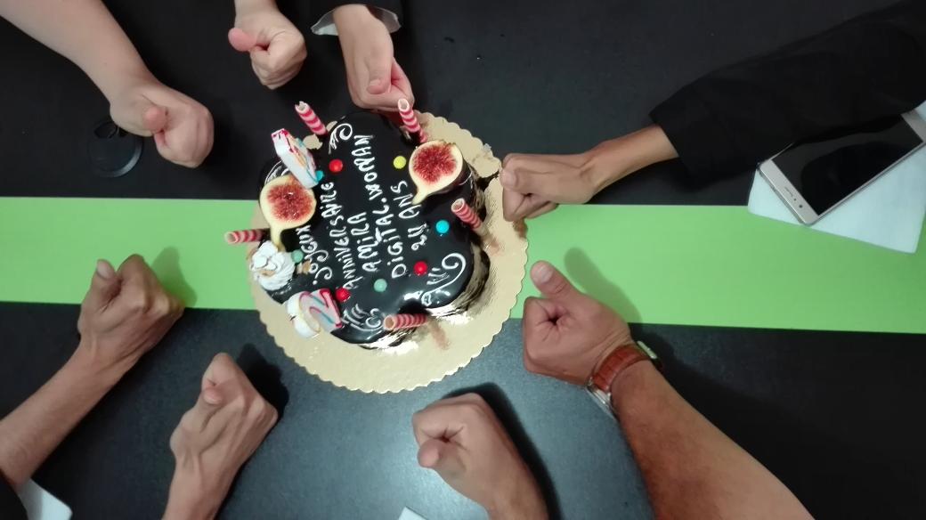 AlcomnetContact's tweet photo. Joyeux anniversaire à notre Community Manager et Digital Woman ... AMIRA #digitalbirthday #alcomnet #alcomneteam https://t.co/DY4HQbdMOp