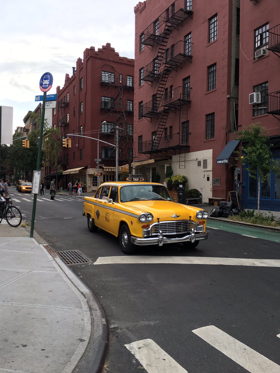 FinnHarries's tweet photo. Back in New York. I wish taxis still looked like this. 🚕 https://t.co/B4FOzNt51U