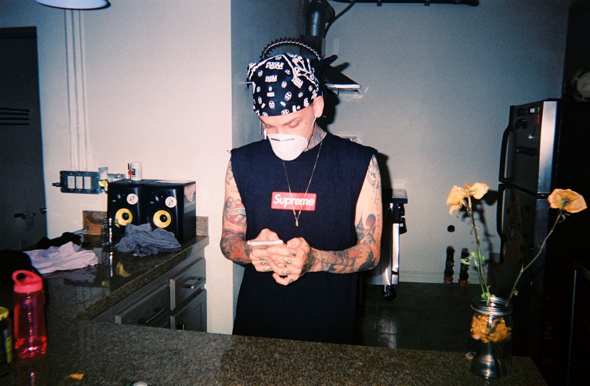 iamblackbear's tweet photo. day in life https://t.co/CepML0LqrM