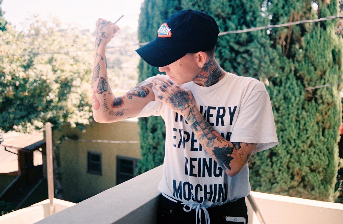 iamblackbear's tweet photo. day in life https://t.co/CepML0LqrM