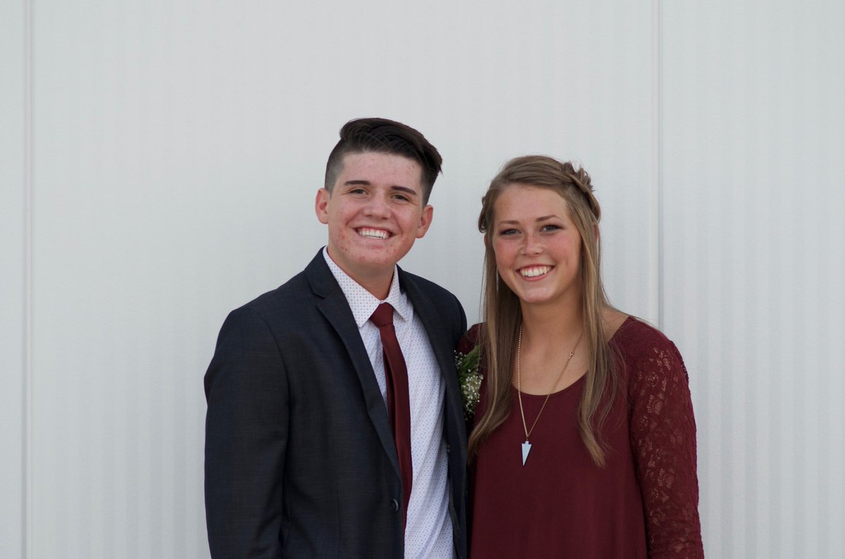 jennihardy_'s tweet photo. Hoco was freaking sickkkk https://t.co/uoPZxt0nYi