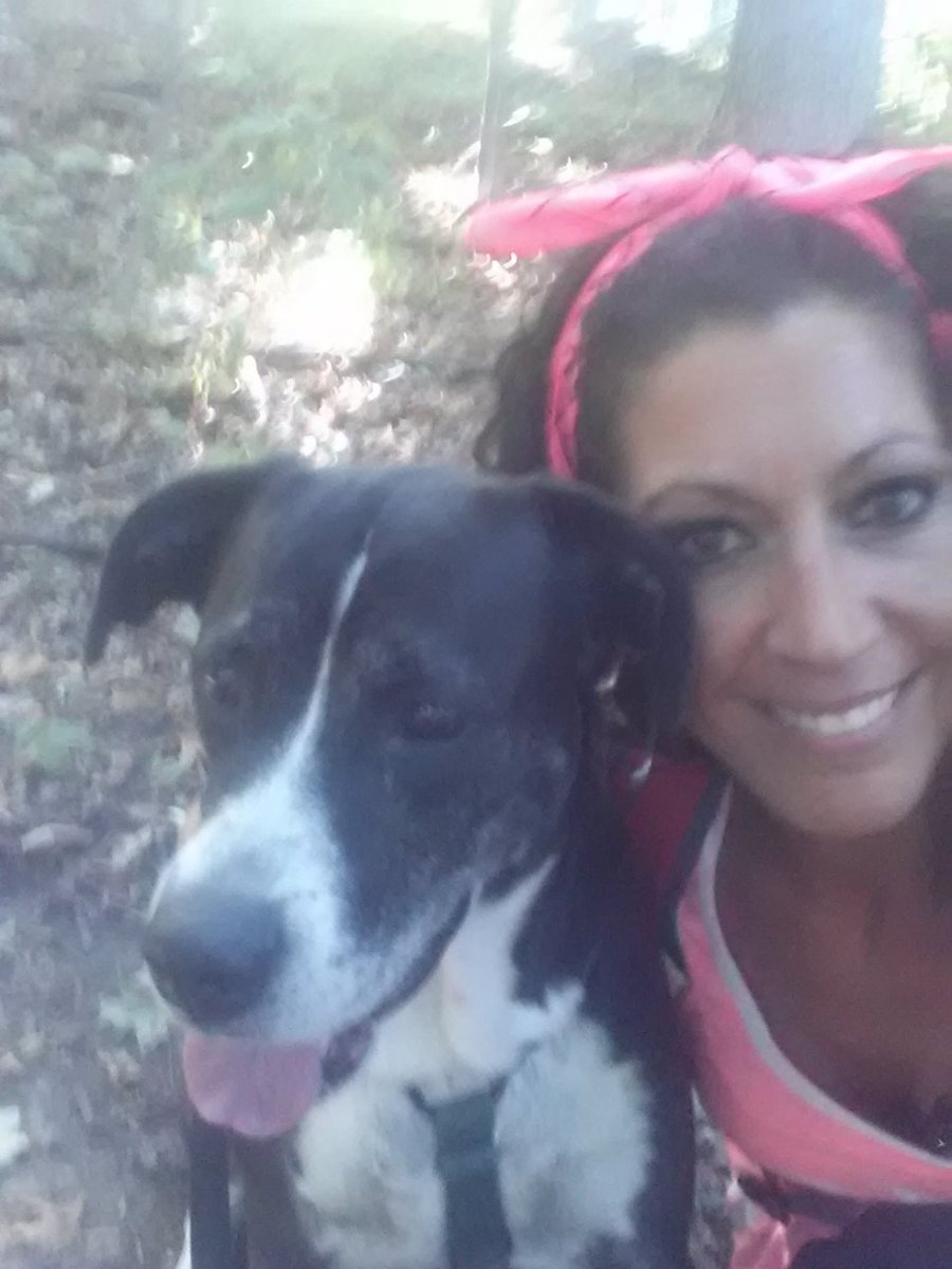 susand883's tweet photo. @OrangeChuck you gotta find a reason to smile, right?? Like my puppy dog :-) https://t.co/LuY2WxnGtb