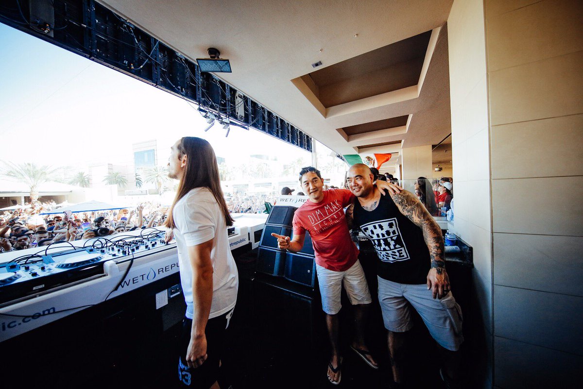 Happy bday to my sis Grace! 🎉🎉🎉🎁🎁🎁 Nothing better than spending some fam time https://t.co/313o1N994L