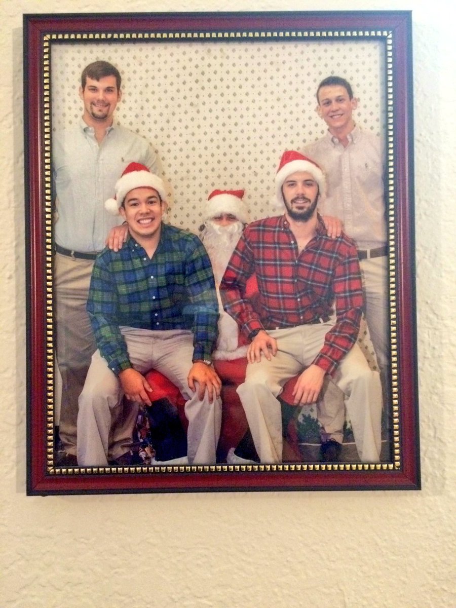 BertoLagunas's tweet photo. Figured I'd get in the Christmas spirit early this year and hang this up in the apartment #AptL https://t.co/xUBUmxIyCZ