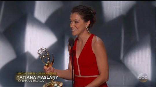 OrphanBlackMX's tweet photo. Hermosa, cómo temblaba al hablar. #Emmys
Esta imagen merece ser compartida miles de veces. ❤️ https://t.co/G5xe0EKmIB