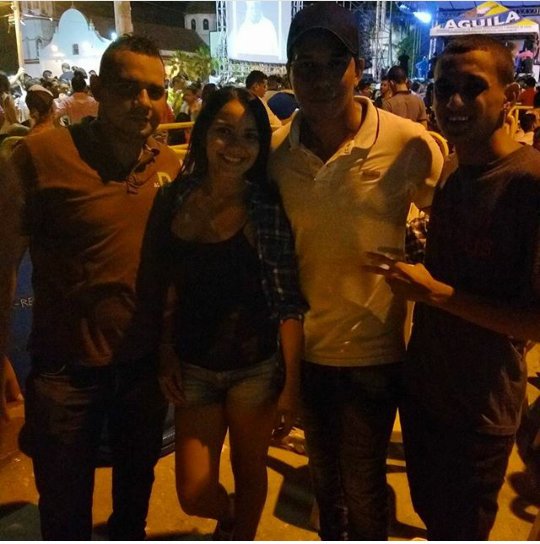juangomezba's tweet photo. #Santo tomas #friends #reloko https://t.co/ZxspfXBCH9