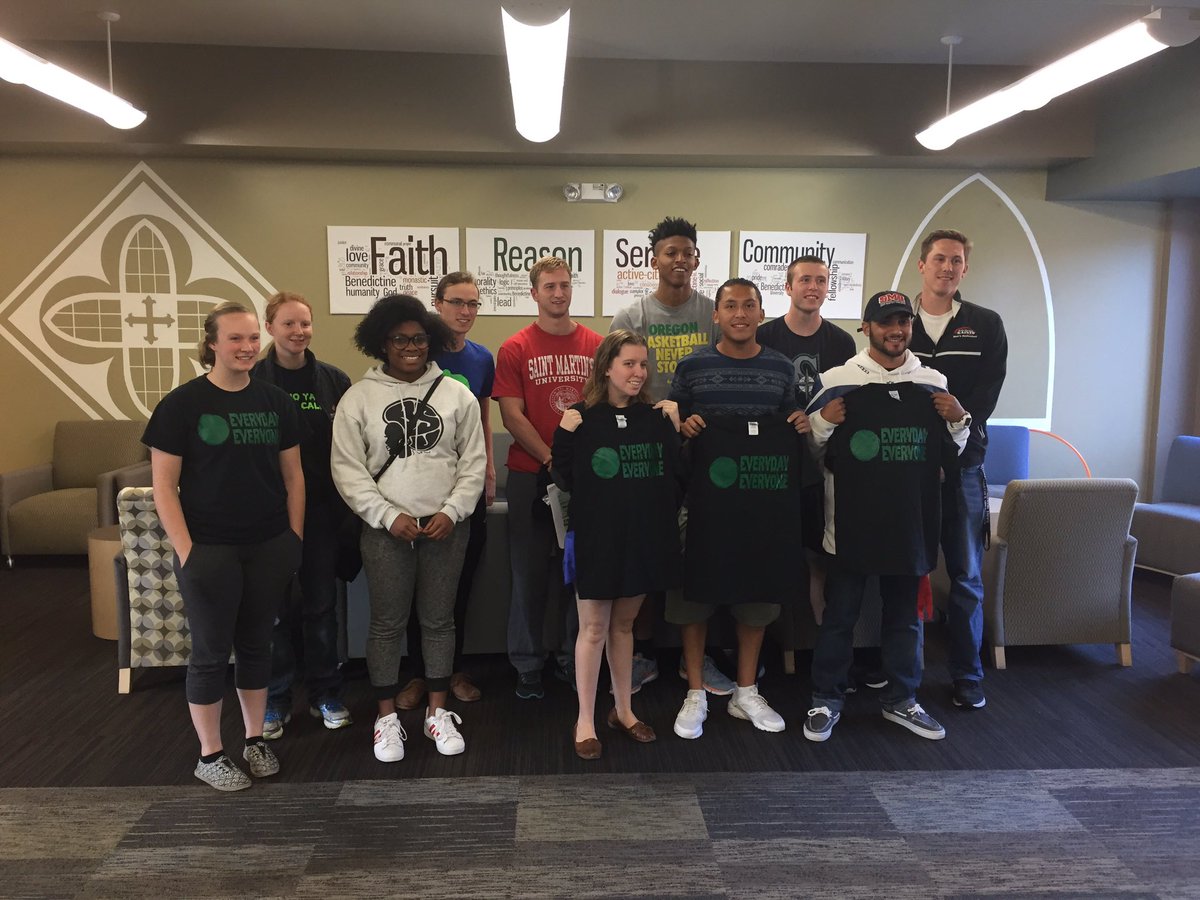 smu_save's tweet photo. Happy new Green Dot crew!! #dot2dot, #SaintsAlive @SMUNews @SMUcampuslife @Saints_ResLife https://t.co/Hrhve9XV60