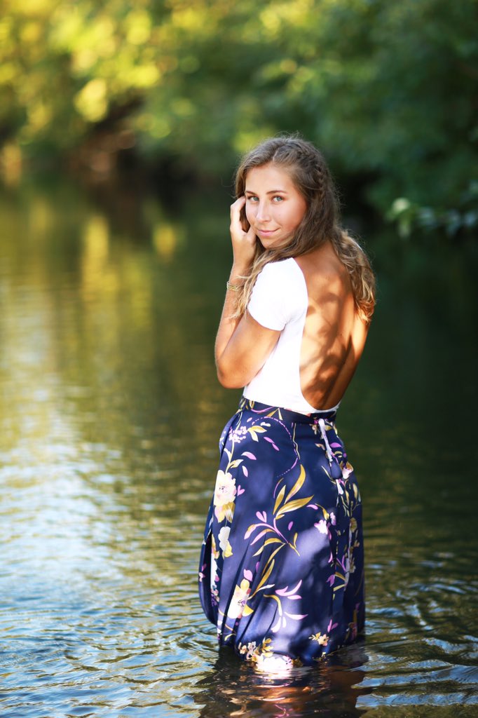 graaceephillips's tweet photo. I'm doing it for the pictures #seniorsunday https://t.co/wBe0nvkz0r