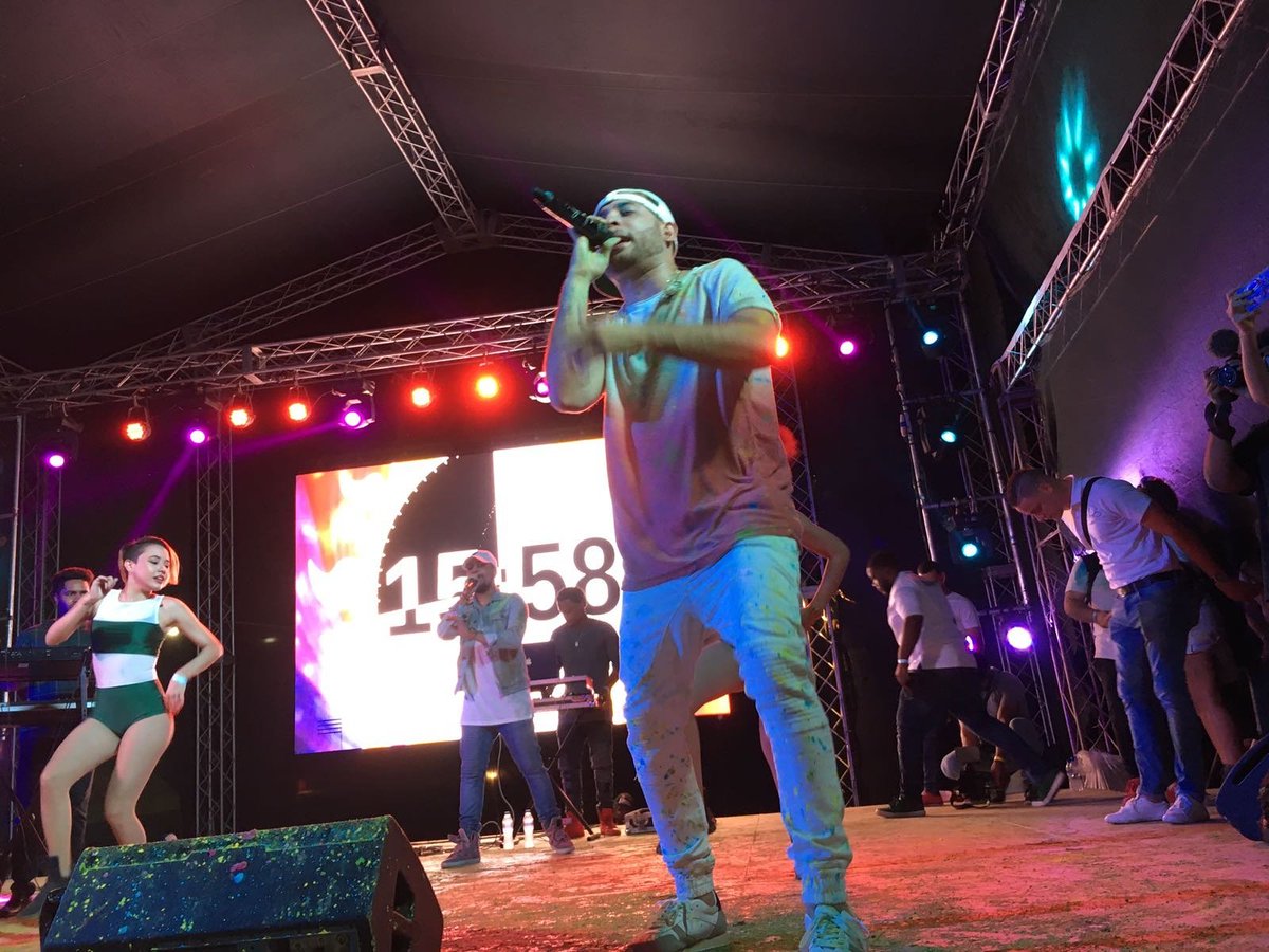 TeammarkbRD's tweet photo. @markbmusic Ayer en #HolisunFestivalOfColors 🙌
 #MarkB #TEAMMARKB #TEAMMARKBRD https://t.co/JucTb91Jjf