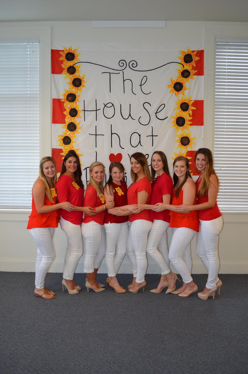 ADPiFSC's tweet image. We are head over heels for The House that L❤️ve Built #rmh #fall13