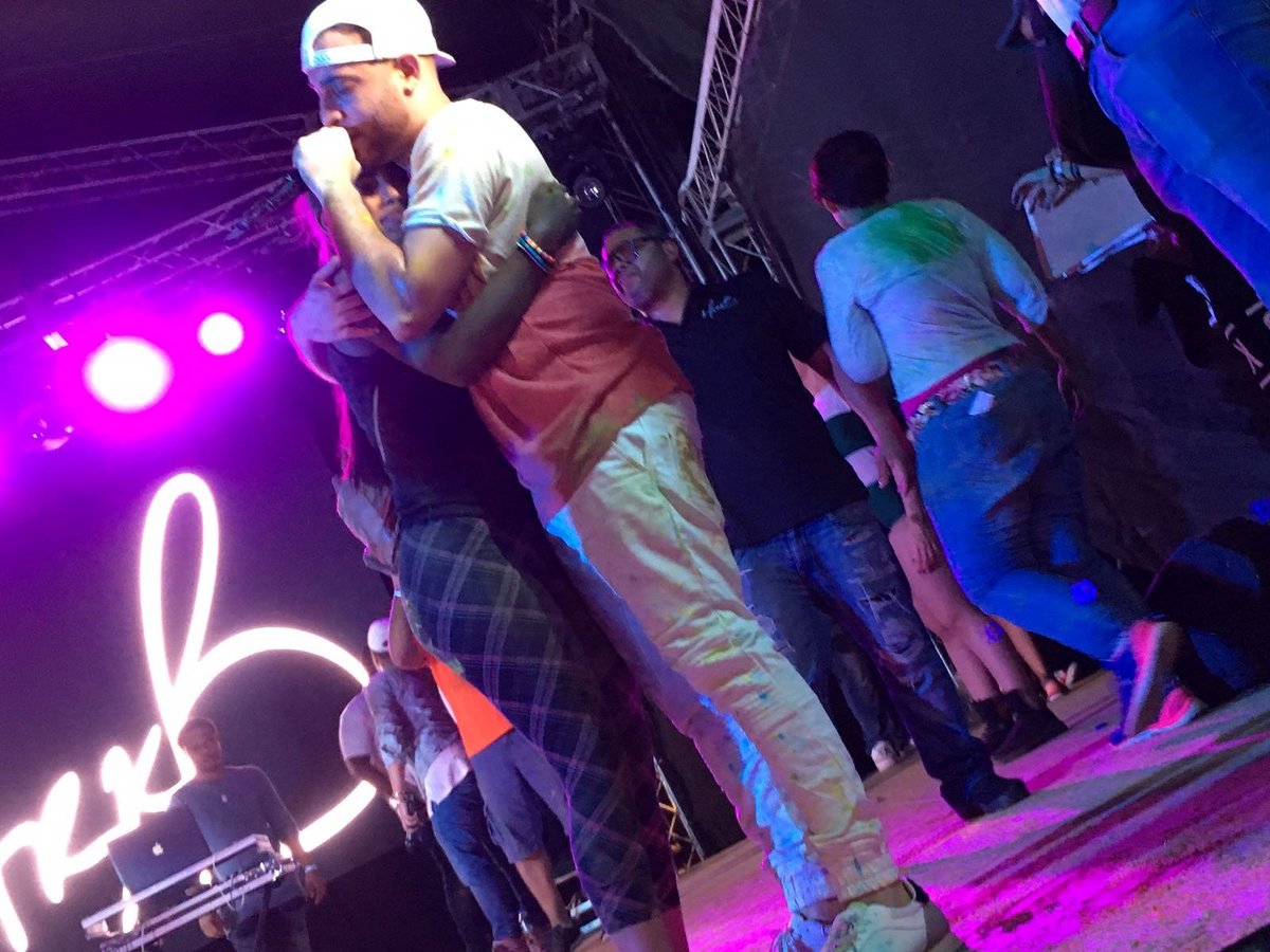 TeammarkbRD's tweet photo. @markbmusic Ayer en #HolisunFestivalOfColors 🙌
 #MarkB #TEAMMARKB #TEAMMARKBRD https://t.co/JucTb91Jjf