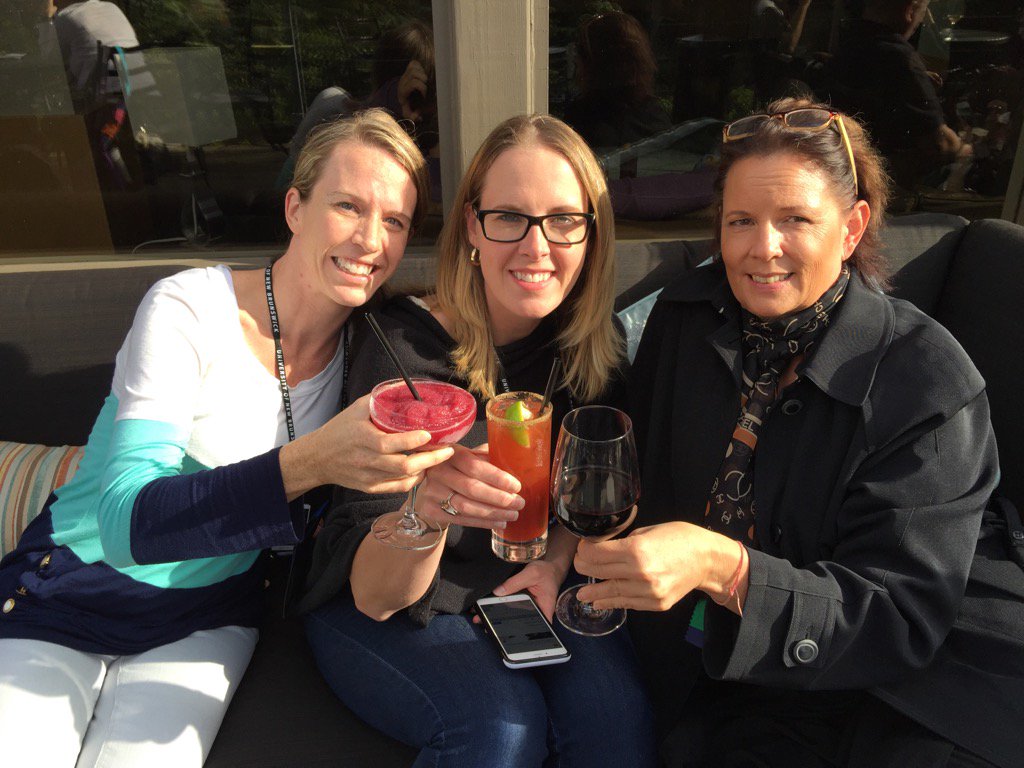 1LifeWSS's tweet photo. Beautiful company! day 1, drink1 #CSSEpdc2016 #Vancouver @WestinBayshore https://t.co/VxaLWao3sj