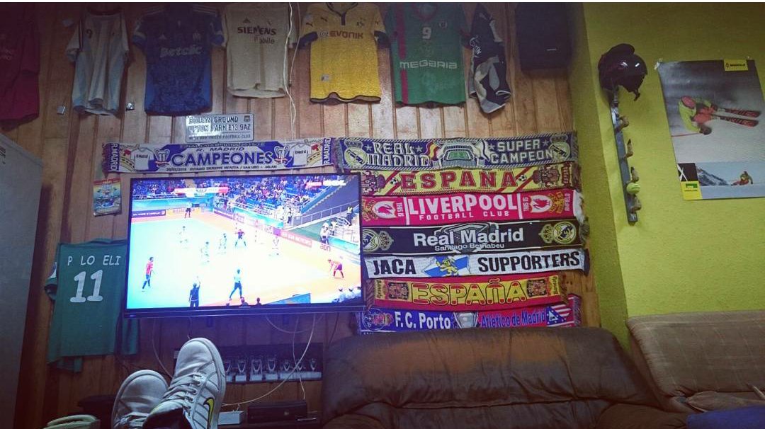 diegolnavarro's tweet photo. #GolFutsal Que bien quedaría la camiseta de Aicardo en nuestra pared del fútbol.Si Hace falta quitamos las bufandas! https://t.co/sWdQuHGimD