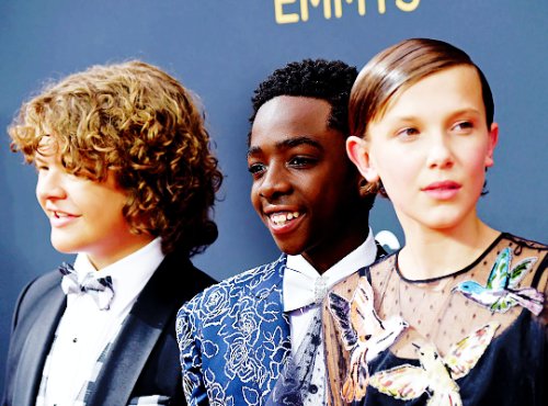 ST_Depressao's tweet photo. QUE DESTRUIÇÃO!  #Emmys #StrangerThings https://t.co/5D1wvAd3bB