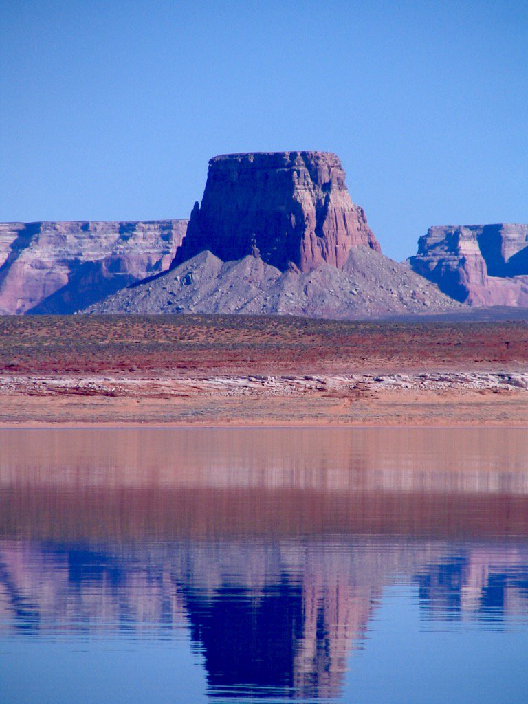 lpviewhouse's tweet photo. Tower Butte-Lake Powell
#lakepowell #towerbutte #gcnra #glass #wanderlust #beautifuldestinations #photography #nps https://t.co/eSQxmrrskO