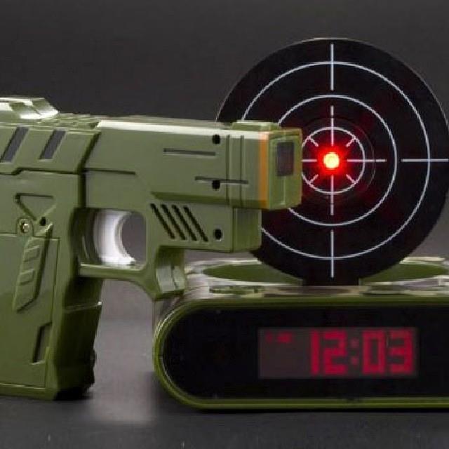 This alarm clock won't shut up until you've hit the target! 
#guns #alarmclock #gadgets
