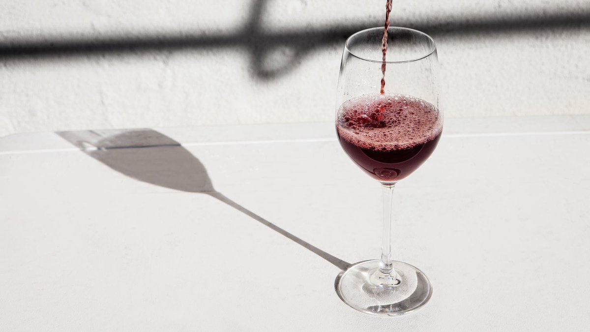 punch_drink's tweet photo. Turnt, brosé and now, wine o'clock. A look at how our official drinking lingo has evolved: https://t.co/rEL5FJq8Wk https://t.co/3fFICdRa6E