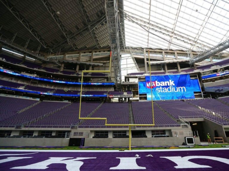 TheAbortionHole's tweet photo. @tntradioempire did you guys see the new goal posts in the unveiling of the new Vikings stadium? https://t.co/sf0w5Xb8OQ