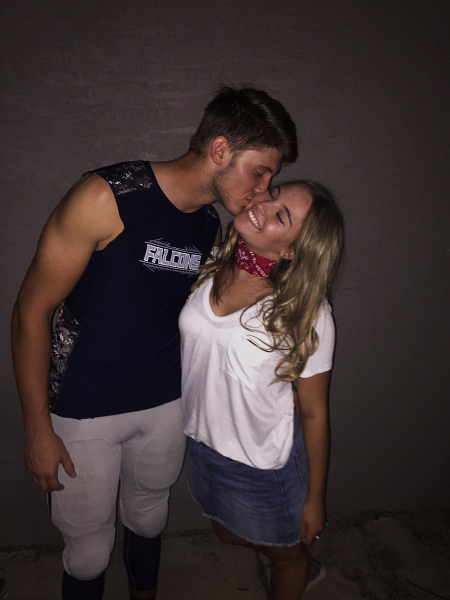 haley11sterba's tweet photo. 10 months with my best friend 😊💛 https://t.co/olYOEiJ0NA