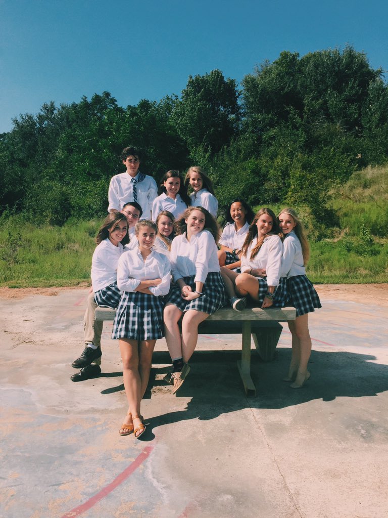 eagle_editorial's tweet photo. there's nothing the 2016-2017 EE staff loves more than posing on benches &amp; getting ready to release our first issue! https://t.co/Y40jLwv5IR