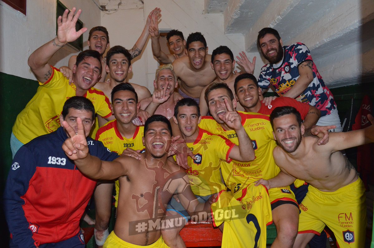 La foto del día se la lleva el plantel de <a href="/Calpoficial/">Club Atl. Las Palmas</a> tras la gran victoria conseguida frete a <a href="/PenarolArg/">Argentino Peñarol</a> .