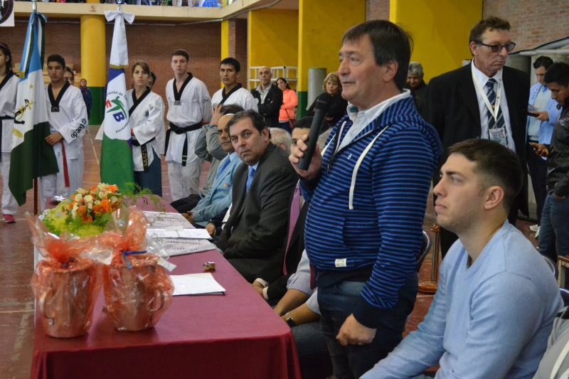 jonathanfrisa's tweet photo. Junto a @castrillijavier participamos de un torneo de Taekwondo organizado por la WTF en Almirante Brown #somosbrown https://t.co/gjXKniIiKl