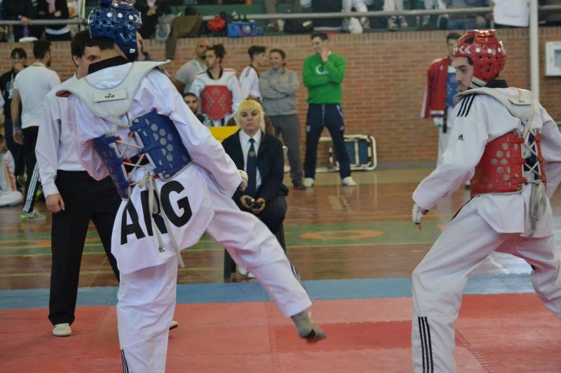 jonathanfrisa's tweet photo. Junto a @castrillijavier participamos de un torneo de Taekwondo organizado por la WTF en Almirante Brown #somosbrown https://t.co/gjXKniIiKl