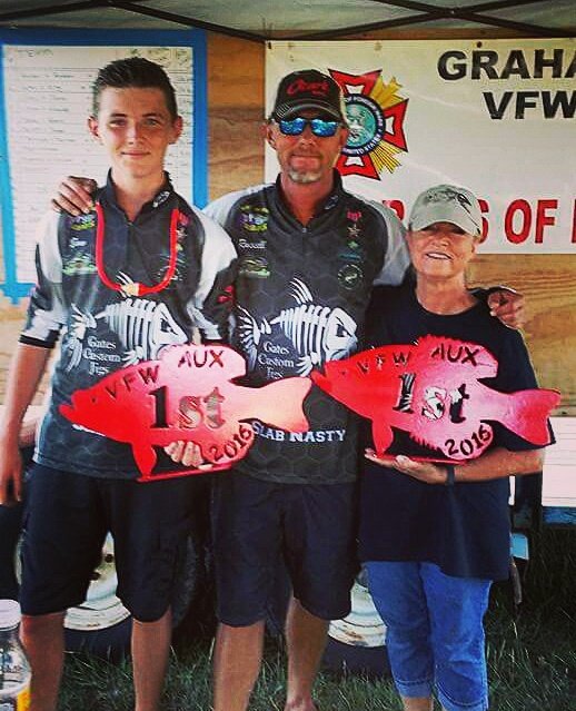 Russgates's tweet photo. Fishing a tournament with my Mom and son.... Priceless!!! #OzarkRods #Slabslobber #GatesCustomJigs #SlabNasty https://t.co/VjjpdCd0hR