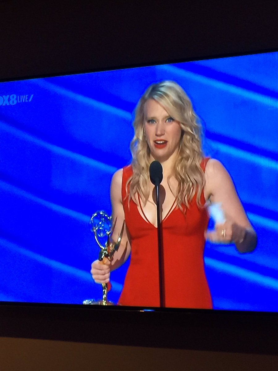 Kate Mckinnon wins best supporting actress for a comedy series! 👏🏼👏🏼 #SNL #Emmys