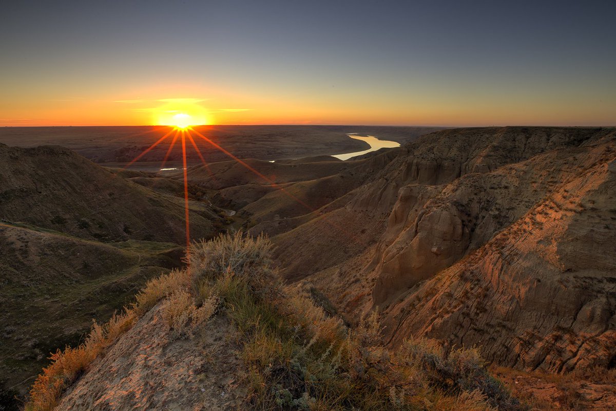 The South #Saskatchewan River near Leader #Sask at #Sunset - #exploresask #explorecanada