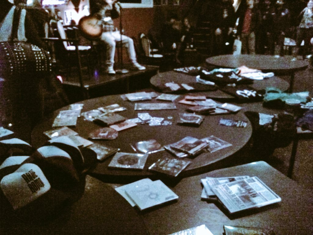 CamiDelCurto's tweet photo. En la #FeriaDeBandas org por @paralaorejaf. Buena iniciativa de mánagers para difundir bandas. https://t.co/2jnDHOSR5R