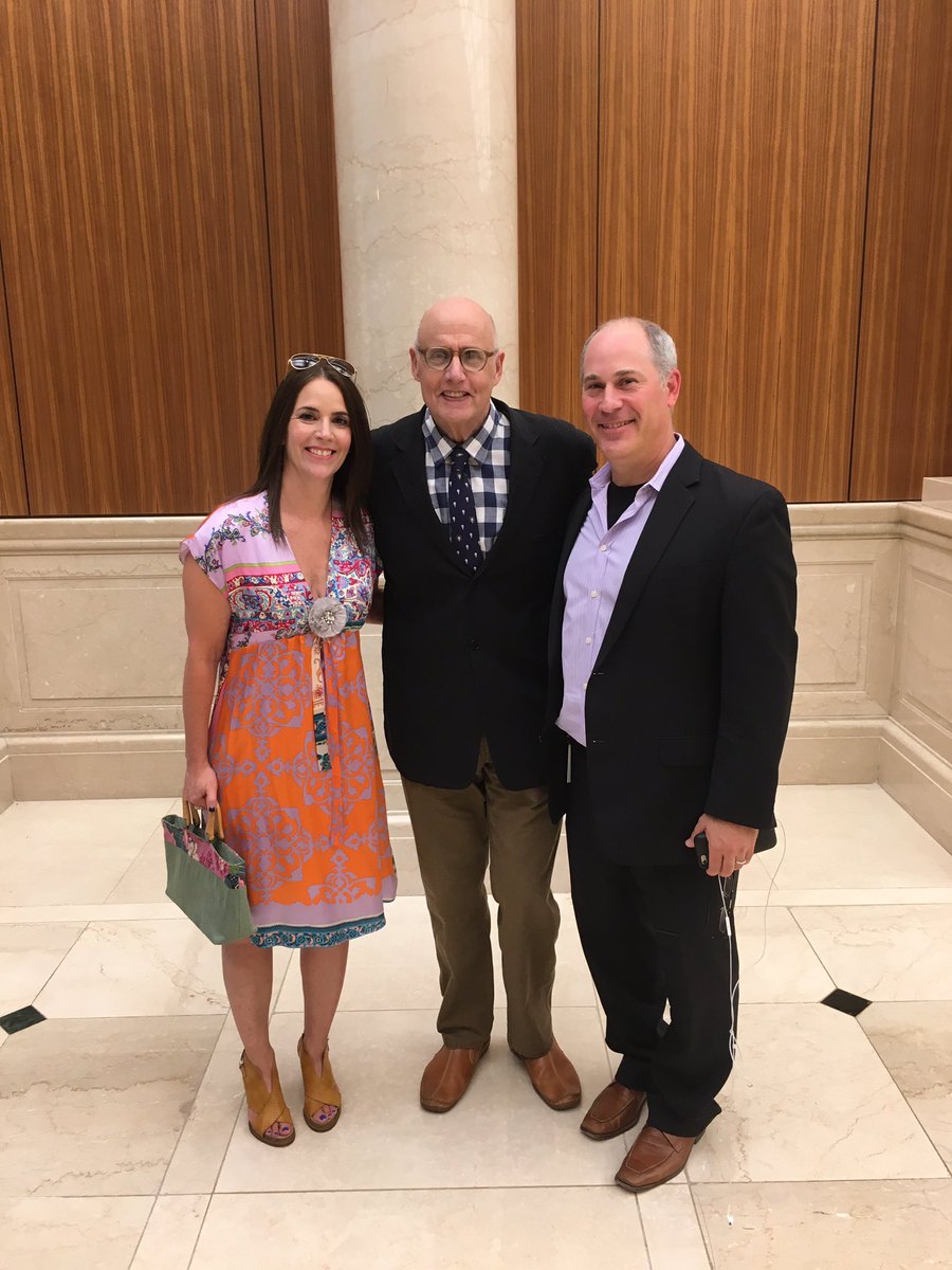 @jeffreytambor congrats!! Beautiful acceptance speech!