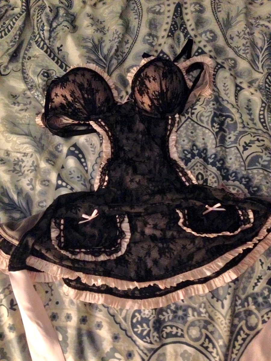 ParentSafeZone's tweet photo. When your 6.5yo girl pulls this from your drawer &amp; says, "Mommy, what a pretty nighty." #holdingmybreath #parenting https://t.co/Kxf7d7K6zf