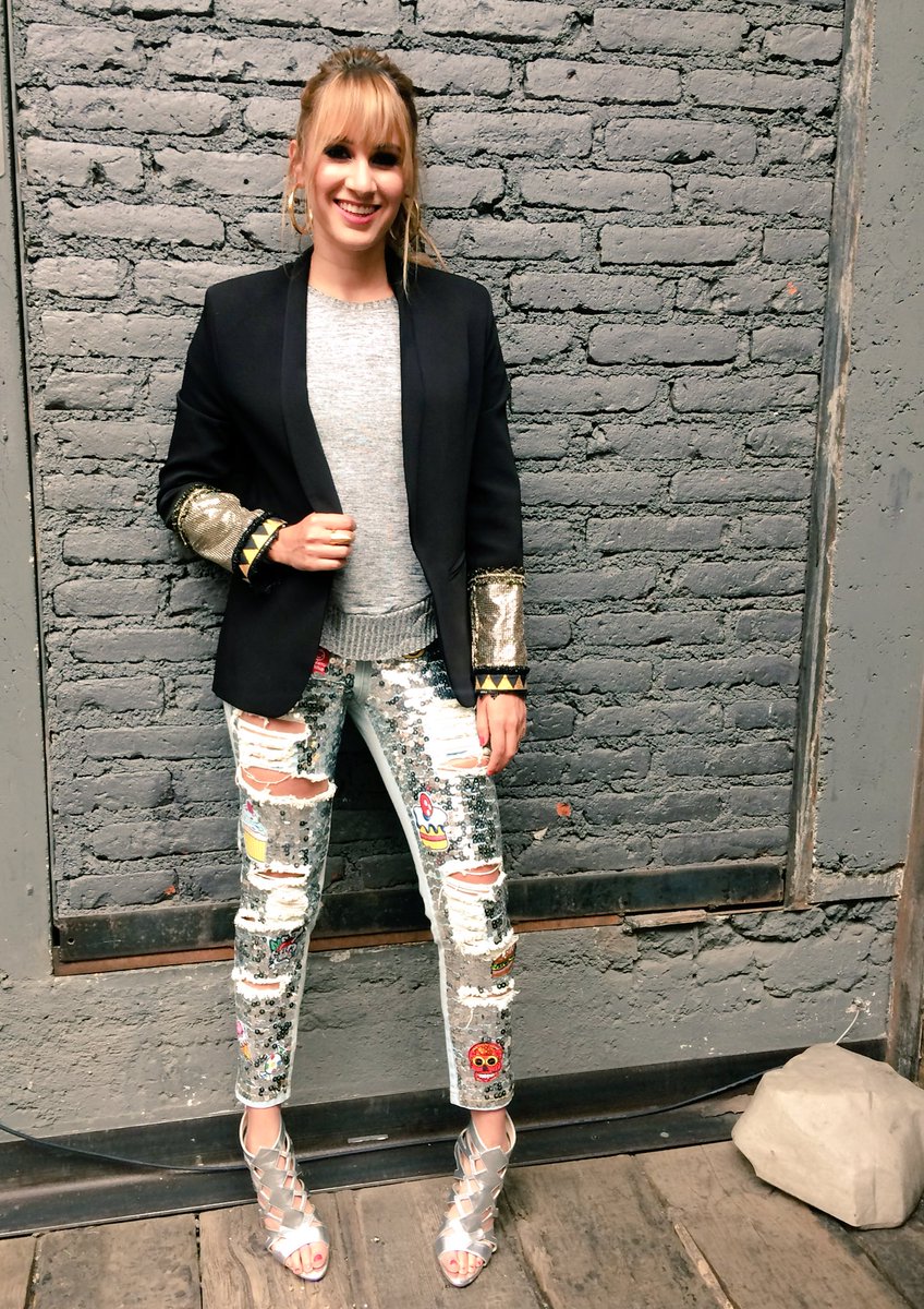 haashoficial's tweet photo. Quién creen que ganó la reta de 🏓 ??? #DaleVidaALosLunes @TuVidaApp https://t.co/eHkhZdxbk9