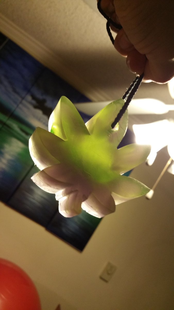 USASoapCompany's tweet photo. @USASoapCompany #sativa #Hemp "Sativa on a String" with Nail brush. Soap created with Hemp Oil &amp; Vegetable Glycerin. https://t.co/vgwHGxQdNK