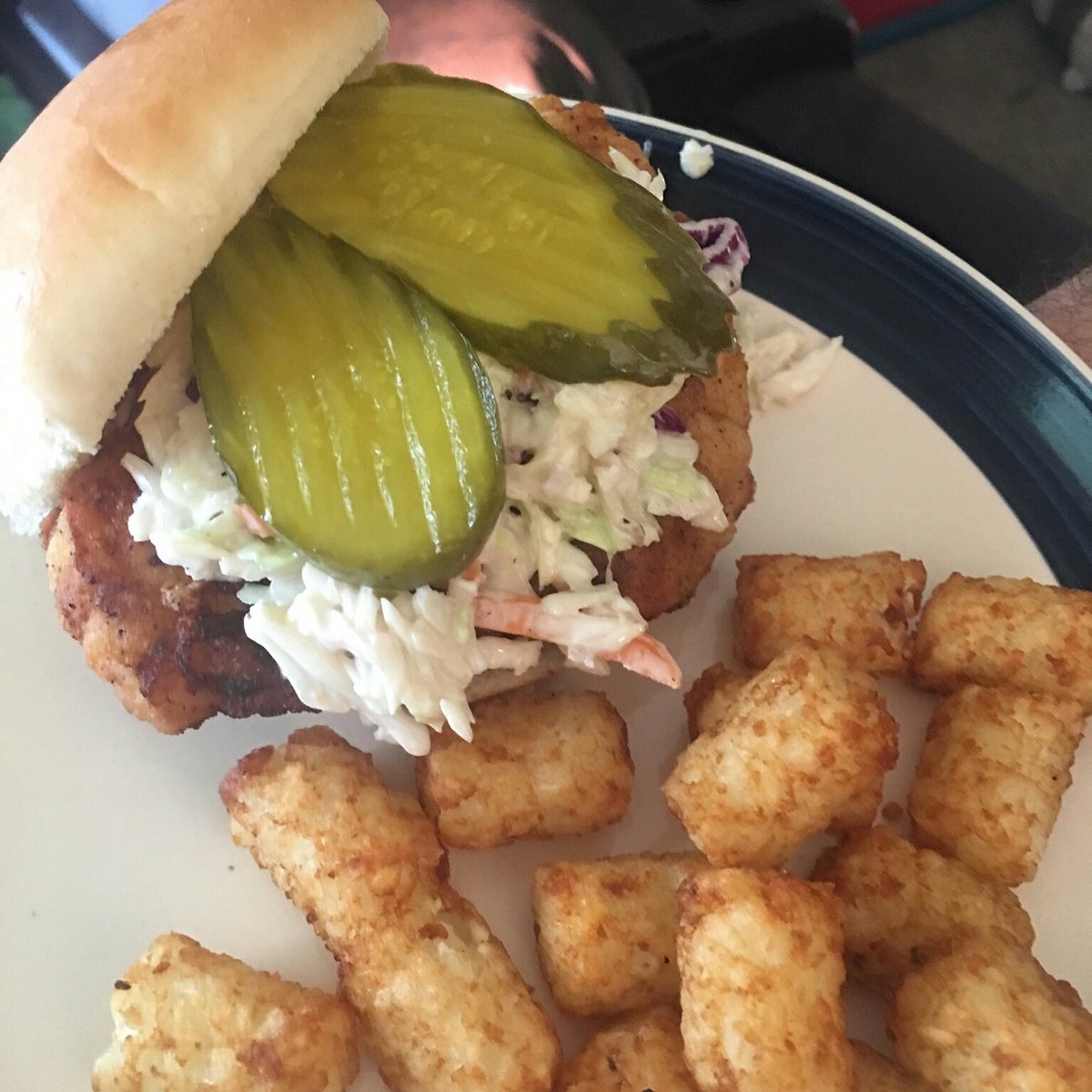 fatguytalk's tweet photo. chicken breast dipped in buttermilk floured in from scratch garlic paprika pepper flour topped w slaw &amp; pickles https://t.co/cLcRTuLqh8