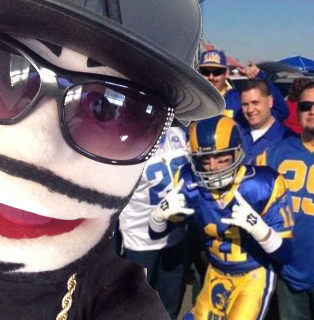 raperodelbarrio's tweet photo. Thnx to all the new @RamsNFL fans that bought a Rams jersey at the coliseum parking lot from me today! #Toma #Rapero https://t.co/CCptudK2ZD