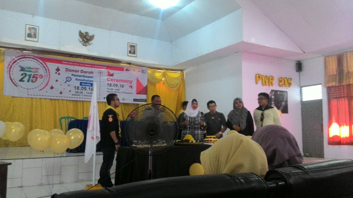 inilah kemarin suasana "donor darah, pemeriksaan kesehatan dan anniversary dari PMR Unit 215 PMR SMAN 17 Makassar"