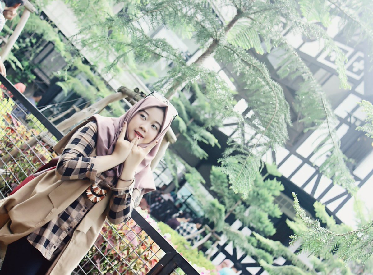 Hyun_Echa26's tweet photo. Berasa ada d Holland keliling d tmpt cantik ini 😄😄😄✈✈ pdahal mh masi d Bandung hihihi https://t.co/yc6XC36cLF
