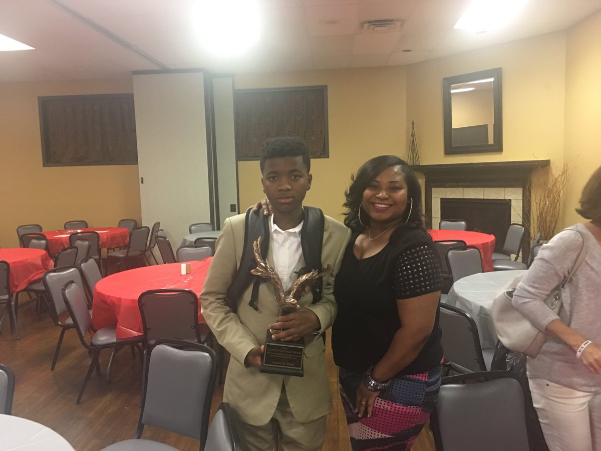 MemWarEagles's tweet photo. 2016 War Eagle Award winner Kameron Jones! Congrats! https://t.co/fWNkUMwqct