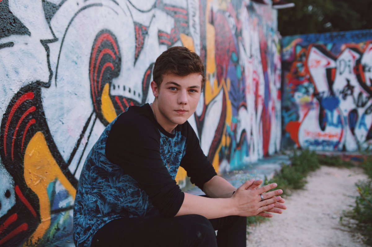 ReedDeming's tweet photo. photoshoot with @PTKindt 🔥📸 https://t.co/bzckKmPx9f