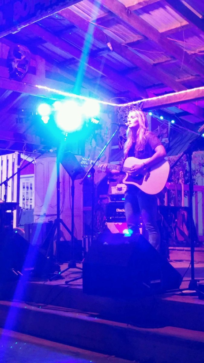 lorenday_music's tweet photo. Some great moments from last nights performance! On to the next show 🙂 #LDMusic #LorenDayMusic https://t.co/7vBzI9WUU4