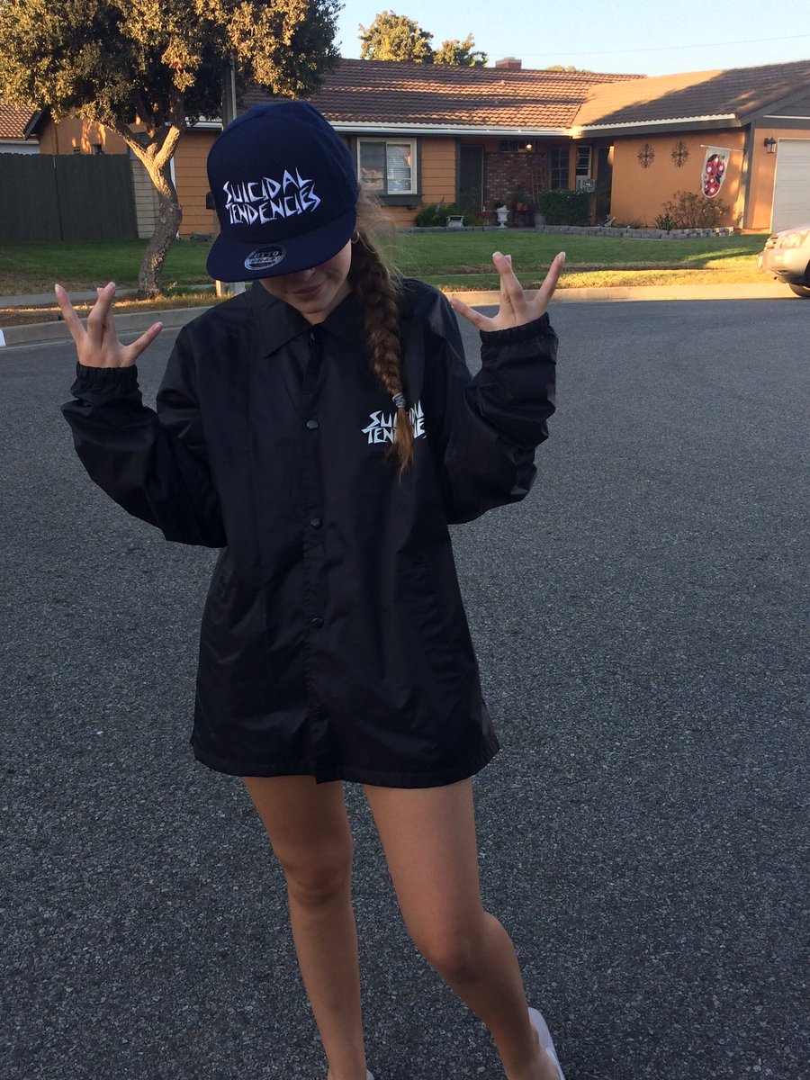 ShawntelleCull2's tweet photo. @OFFICIALSTIG #STforlife Love my new ST windbreaker https://t.co/umYMX7s2lZ