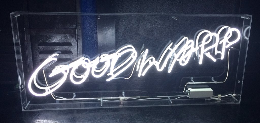 GOODWARP's tweet photo. 昨日のリリース情報お知らせから一夜明けまして☀︎
GOODWARP一同、本日朝からとある場所で撮影です!
ネオンサインも活躍してます
#GOODWARP #GDWP
#グッドワープ https://t.co/A3DsoDAITc