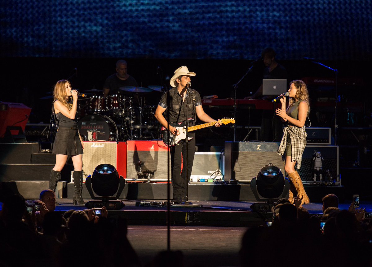 BradPaisley's tweet photo. Raleigh, NC! It's good to be back! https://t.co/XdiMtmdltE
