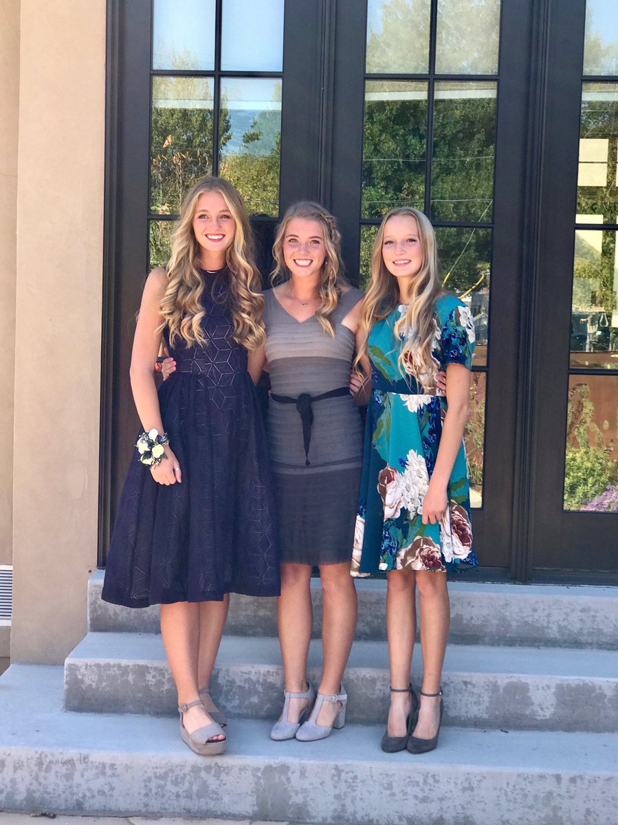 ReaganRosenvall's tweet photo. Homecoming was so fun!!💛 https://t.co/XULW1UYRJU