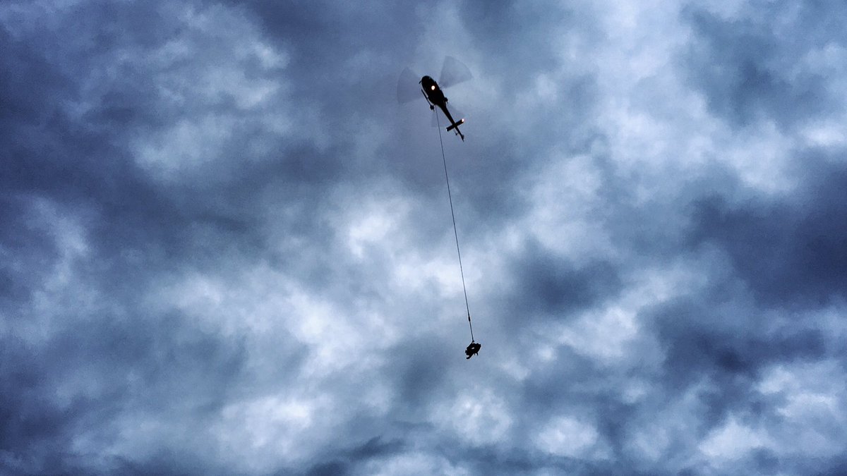 Mutual aid response underway, <a href="/jarrettlunn/">jarrett lunn</a> and <a href="/NSRescue/">North Shore Rescue</a> performing <a href="/BoostSystems/">Boost Systems</a> HEC  for <a href="/LionsBaySAR/">Lions Bay SAR</a> -<a href="/AirbusHC/">Airbus Helicopters</a>