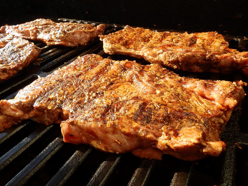 TopMeats's tweet photo. #Cook your #meats the right way! Here are tips for #cooking #beef: 
Read here: https://t.co/TtbQQbbiLs https://t.co/VEnorCQmEY